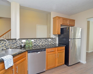 16915 Lighthouse View Drive - Photo Thumbnail 9
