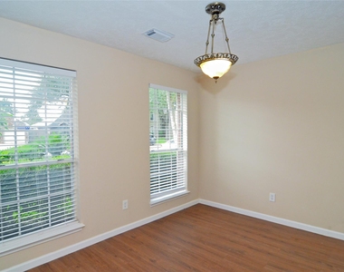 16915 Lighthouse View Drive - Photo Thumbnail 14