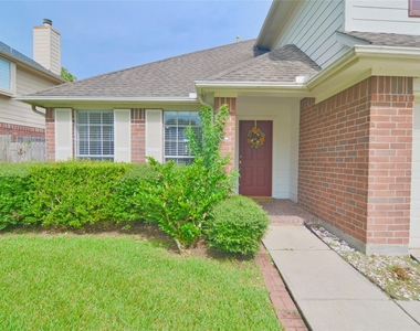 16915 Lighthouse View Drive - Photo Thumbnail 1
