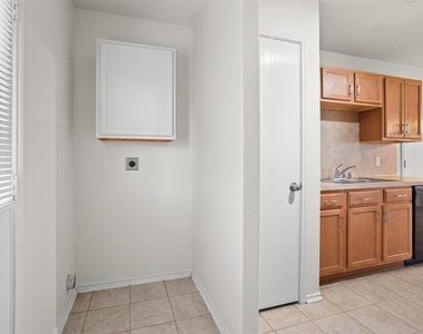 8923 Aurora Park Lane - Photo Thumbnail 11