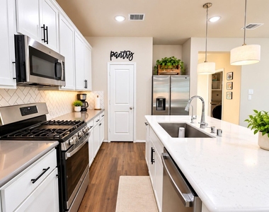 1806 Misty Field Drive - Photo Thumbnail 8