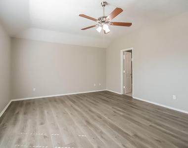 4805 E Parma Drive - Photo Thumbnail 12