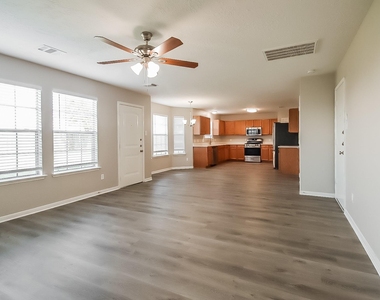 4805 E Parma Drive - Photo Thumbnail 2