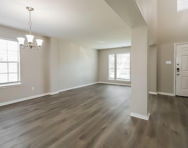 4805 E Parma Drive - Photo Thumbnail 6