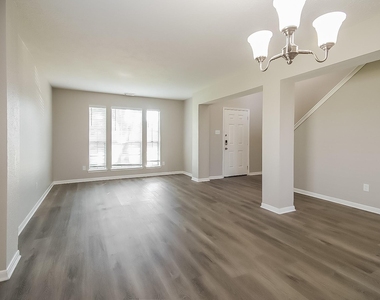 4805 E Parma Drive - Photo Thumbnail 5