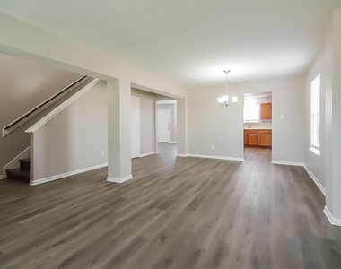 4805 E Parma Drive - Photo Thumbnail 4