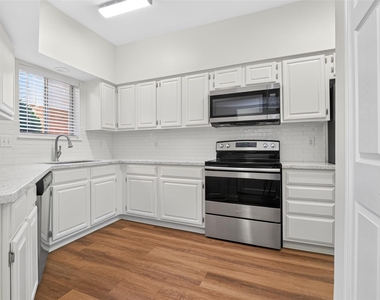 5916 Woodway Place Court - Photo Thumbnail 5