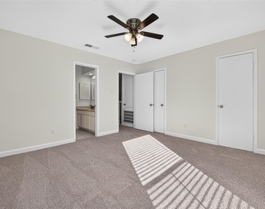 5916 Woodway Place Court - Photo Thumbnail 16