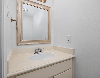5916 Woodway Place Court - Photo Thumbnail 8