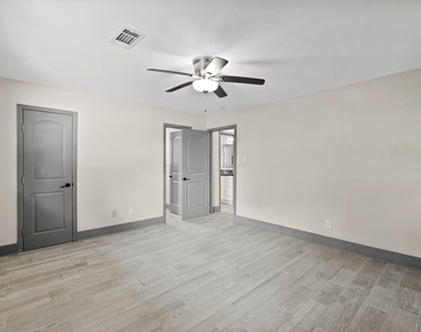 5522 Braesvalley Drive - Photo Thumbnail 13