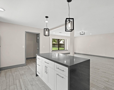 5522 Braesvalley Drive - Photo Thumbnail 7