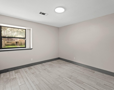 5522 Braesvalley Drive - Photo Thumbnail 16