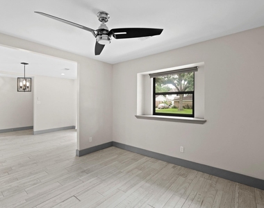 5522 Braesvalley Drive - Photo Thumbnail 10
