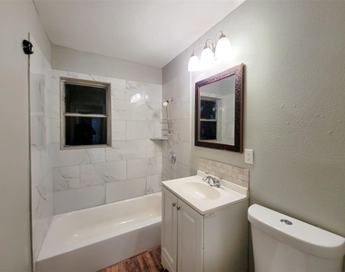 4914 Higgins Street - Photo Thumbnail 4