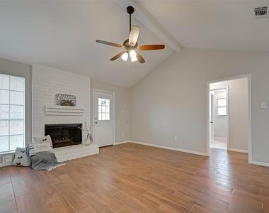 18726 Shannon Glen Lane - Photo Thumbnail 2