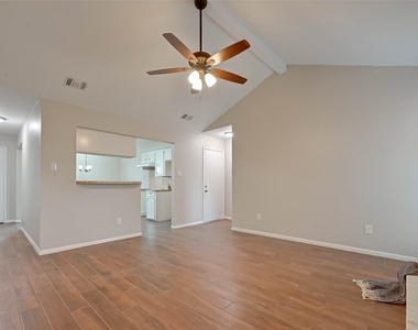 18726 Shannon Glen Lane - Photo Thumbnail 1