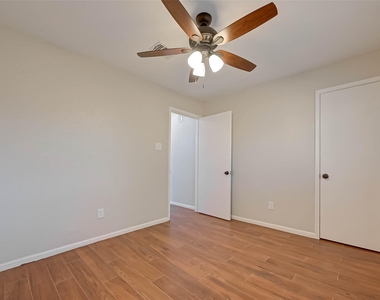 18726 Shannon Glen Lane - Photo Thumbnail 15