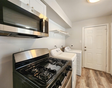 8312 Lavender Street - Photo Thumbnail 6