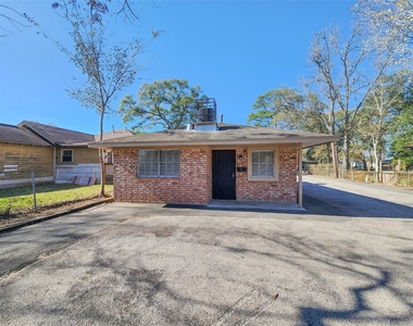 8312 Lavender Street - Photo Thumbnail 2