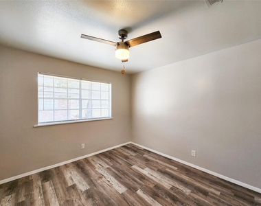 8312 Lavender Street - Photo Thumbnail 5