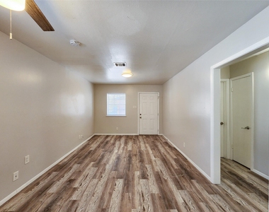 8312 Lavender Street - Photo Thumbnail 4