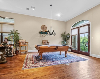 2334 Camden Drive - Photo Thumbnail 4