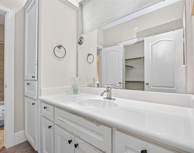 2334 Camden Drive - Photo Thumbnail 33