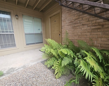 700 Thicket Lane - Photo Thumbnail 7