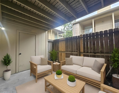 700 Thicket Lane - Photo Thumbnail 6