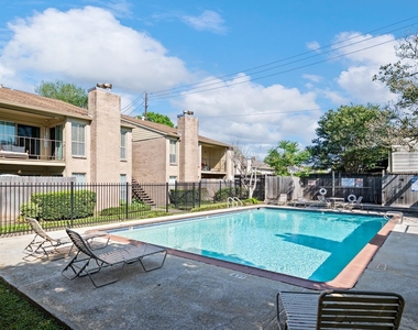 700 Thicket Lane - Photo Thumbnail 8