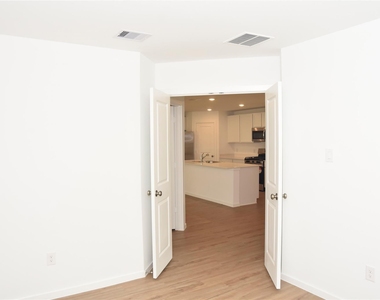 5135 Sunvalley Bend Drive - Photo Thumbnail 14