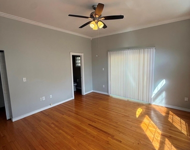 4122 Drake Street - Photo Thumbnail 16