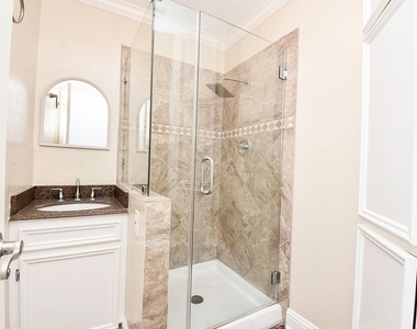 2415 Braypark Lane - Photo Thumbnail 20