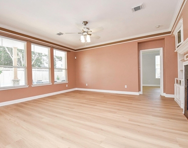 2415 Braypark Lane - Photo Thumbnail 7