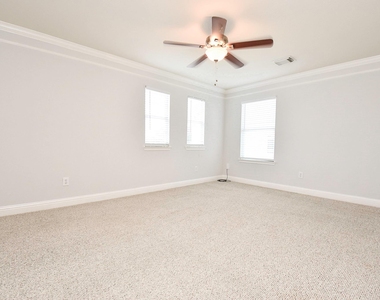 2415 Braypark Lane - Photo Thumbnail 22