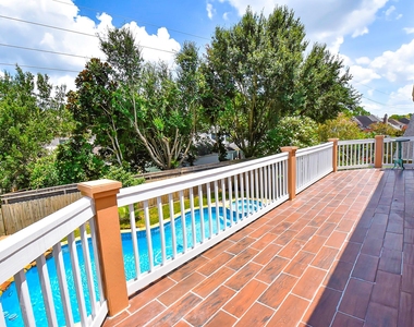 2415 Braypark Lane - Photo Thumbnail 27