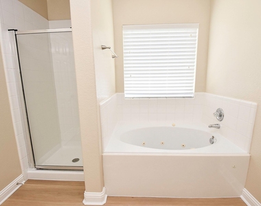 2415 Braypark Lane - Photo Thumbnail 15