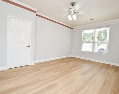 2415 Braypark Lane - Photo Thumbnail 13