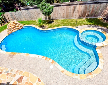 2415 Braypark Lane - Photo Thumbnail 26