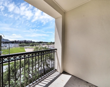 7575 Kirby Drive - Photo Thumbnail 21