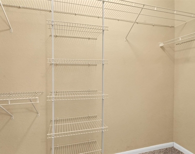 7575 Kirby Drive - Photo Thumbnail 19