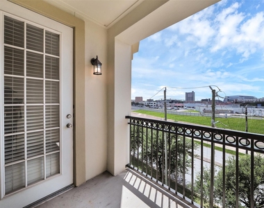 7575 Kirby Drive - Photo Thumbnail 22