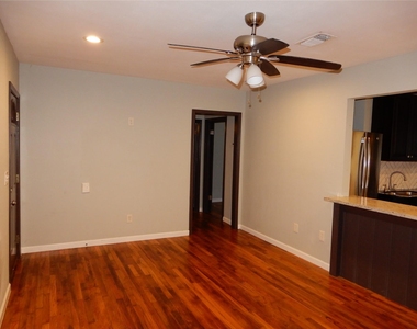 2522 Lynnfield Street - Photo Thumbnail 2