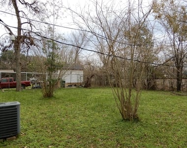 2522 Lynnfield Street - Photo Thumbnail 9