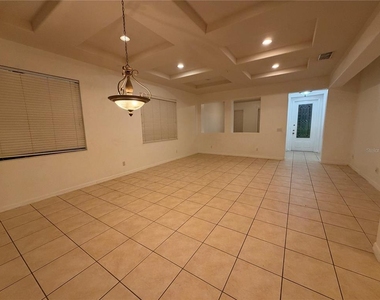 20311 Chestnut Grove Drive - Photo Thumbnail 12