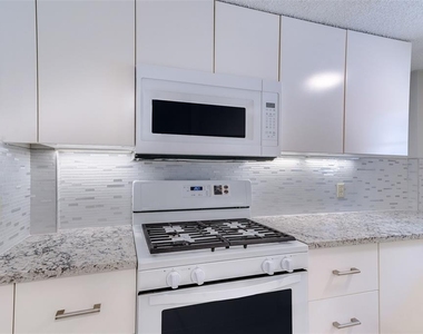 3315 W Empedrado Street - Photo Thumbnail 4