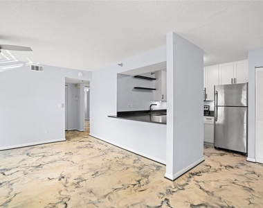 3002 W Cleveland Street - Photo Thumbnail 20