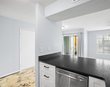 3002 W Cleveland Street - Photo Thumbnail 18