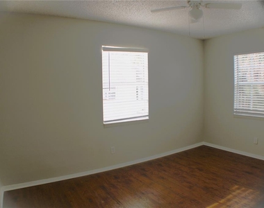 1405 W De Leon Street - Photo Thumbnail 3