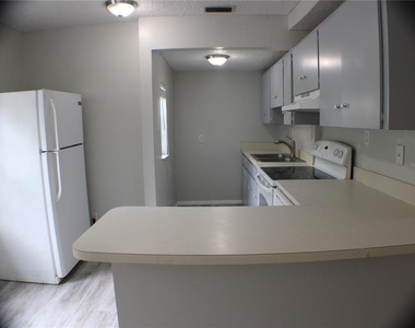 1405 W De Leon Street - Photo Thumbnail 10